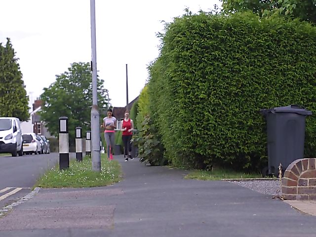 Cheating wives Tamara Grace and Ania Kinski suck & fuck