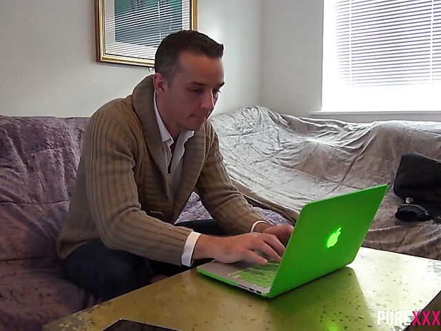 Roxxy Lea with sexy boobs gets hard fucked in bed