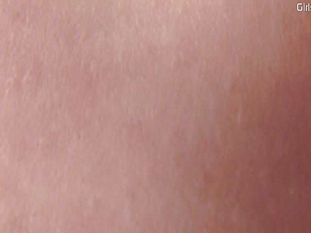 Japanese shaver Mikie pussy closeup