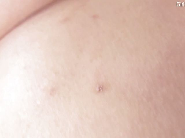 Japanese shaver Mikie pussy closeup