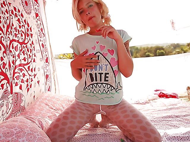 Pantyhose teen Liza flashes her pussy