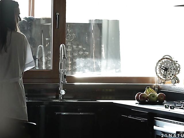 Vanessa Decker with perfect natural boobies gets shagged