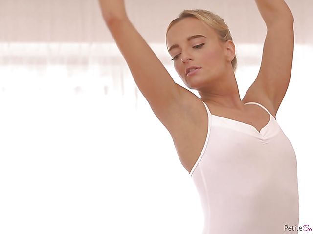 Ballerina sex session in the gym