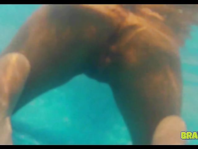 Ass shaking and pussy munching by the pool