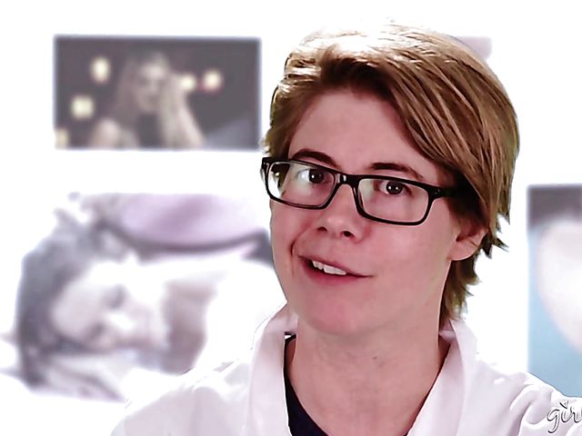 Lesbian MILF seduces nerdy girl Serena Blair