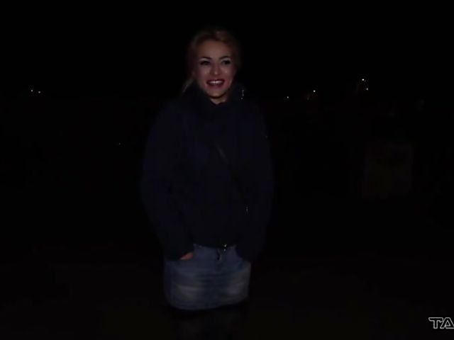 Amateur car sex with slutty Cherry Kiss