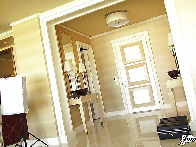 Shower sex with pretty blonde Kate England