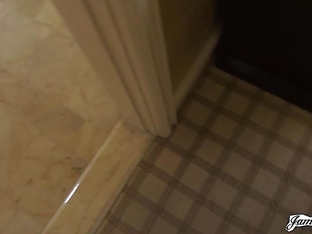 Shower sex with pretty blonde Kate England