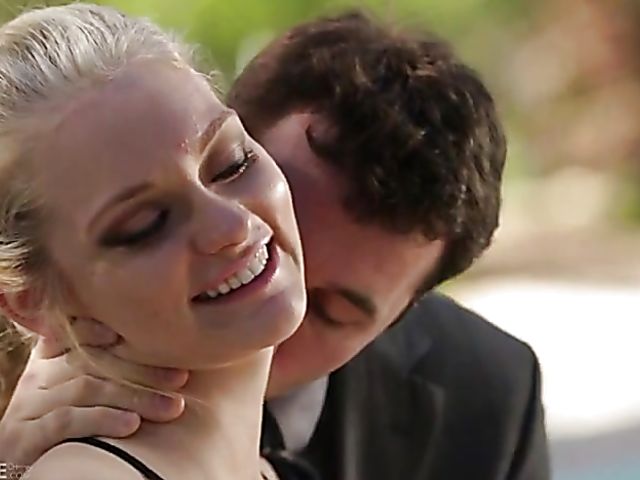 Great outdoor sex by the pool with sporty Alli Rea