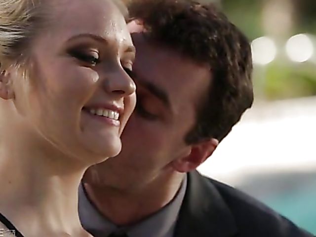 Great outdoor sex by the pool with sporty Alli Rea