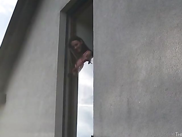 Skinny brunette Kira Zen cant stop fingering