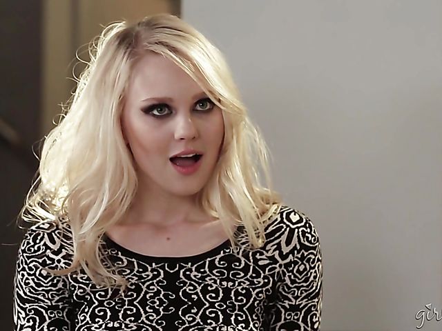 Huge boobed Angela White in a lesbian threesome