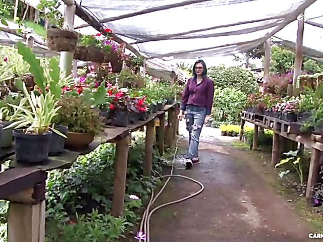 Amateur latina with glasses Clara Lucia gets down and dirty