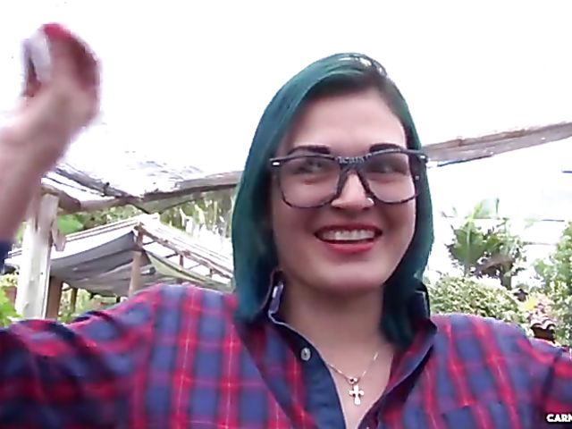 Amateur latina with glasses Clara Lucia gets down and dirty