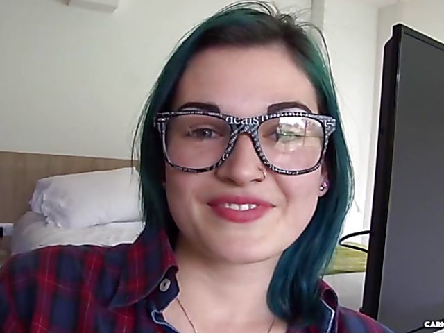 Amateur latina with glasses Clara Lucia gets down and dirty