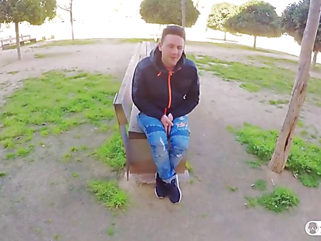 Latina pornstar Jade Presley seduces a guy next door