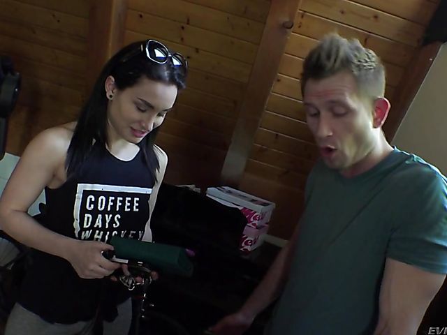 Gabriella Paltrovas thick ass anal drilled