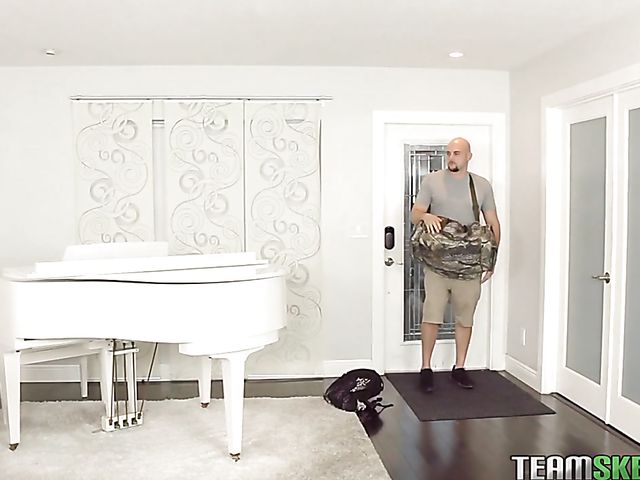 Exxxtra small Sadie Pop gets her tiny pussy stretched in bed