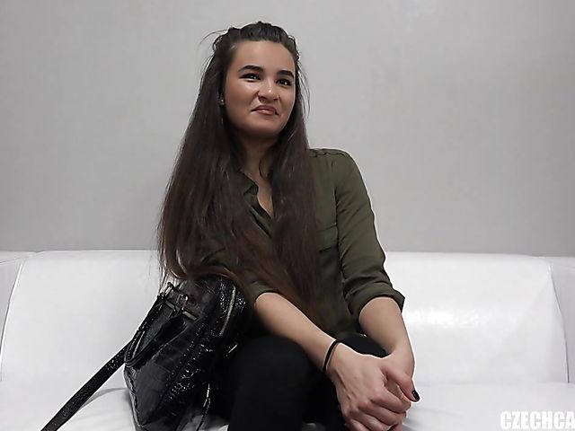 Young Czech amateur Ester gets naked on casting
