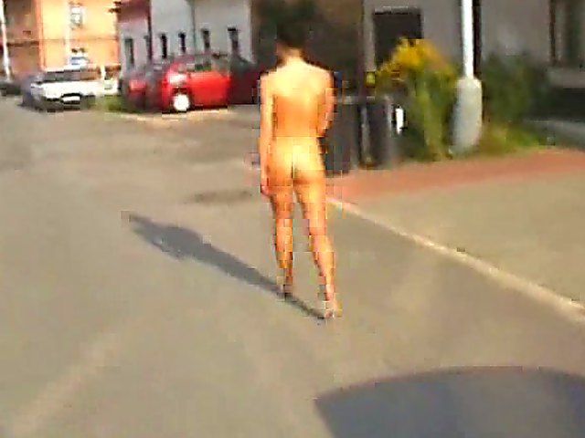 Stunning brunette gets to hot to handle