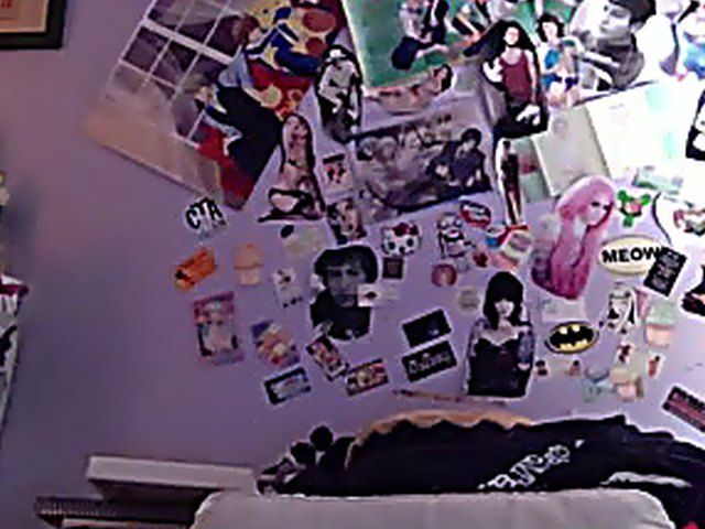 Beautiful babe spreads her legs and masturbates