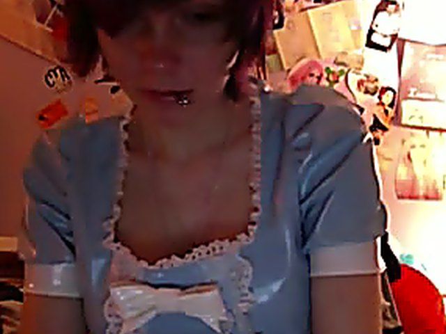 Beautiful babe spreads her legs and masturbates