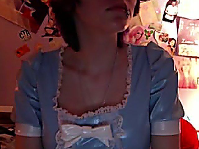 Beautiful babe spreads her legs and masturbates