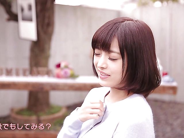 Busty Japanese lady gets horny and wants to have fun