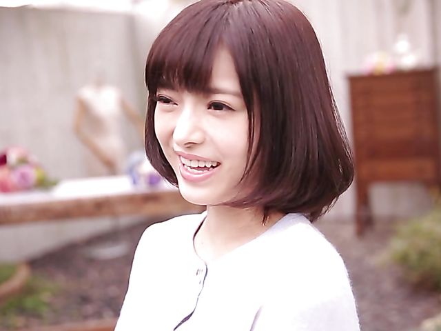 Busty Japanese lady gets horny and wants to have fun