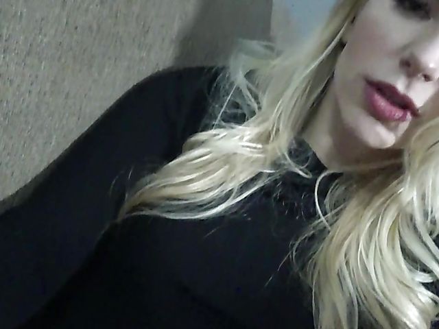 Blonde mom Ashley Fires takes a dick on the sofa