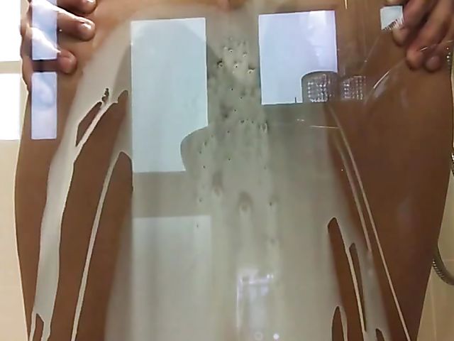 Anal squirting in the shower with Jynx Maze