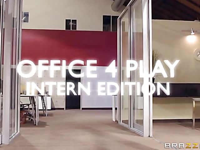 Office orgy with four gorgeous babes