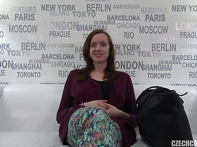 Czech girl Zuzanas first porn experienced