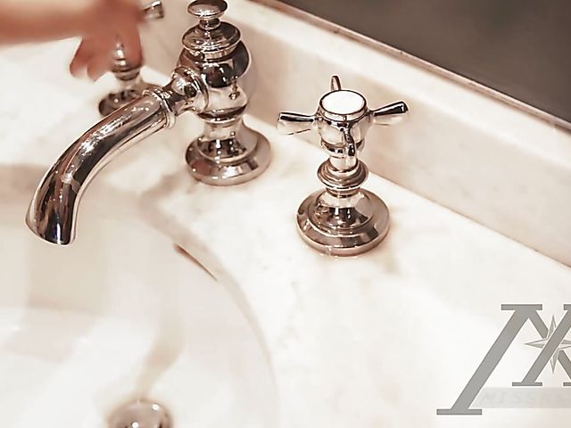 Megan Rain - Faucet masturbation is just the beginning