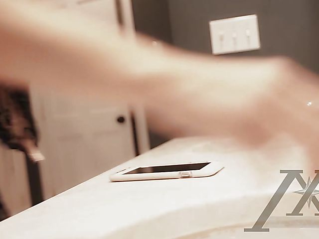 Megan Rain - Faucet masturbation is just the beginning