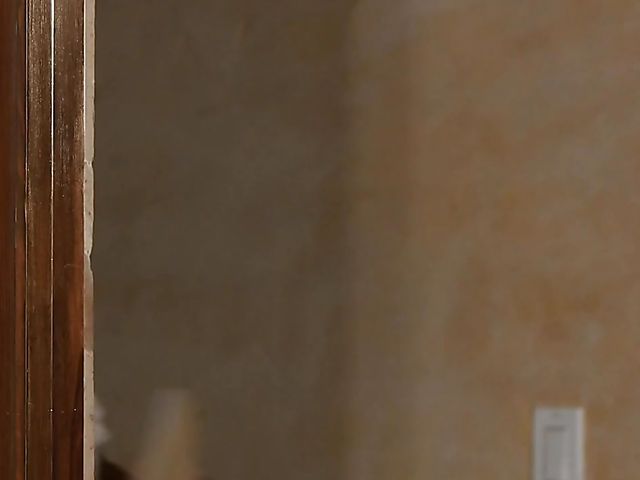 Lesbian MILF Jaclyn Taylor eats Kimmy Granger's pussy