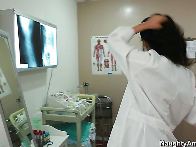 Hot asian Asa Akira sucks and fucks in the hospital