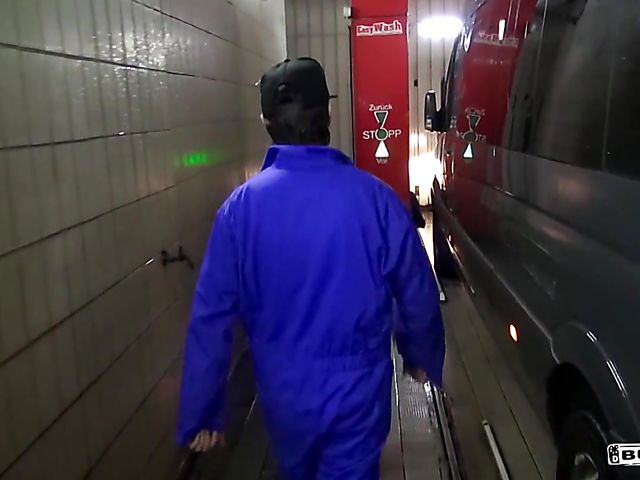 Sex in a van with busty brunette Jacky Lawless