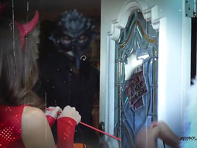 Interracial anal threesome with Riley Reid and Casey Calvert