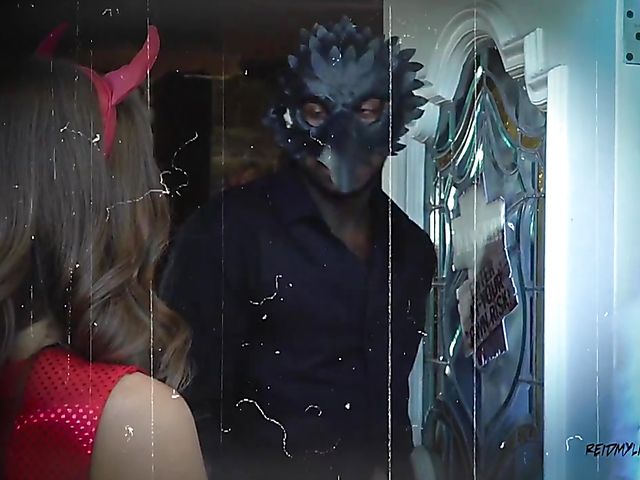 Interracial anal threesome with Riley Reid and Casey Calvert