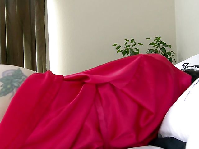 Naughty mature fingering and showing off her tattooed ass