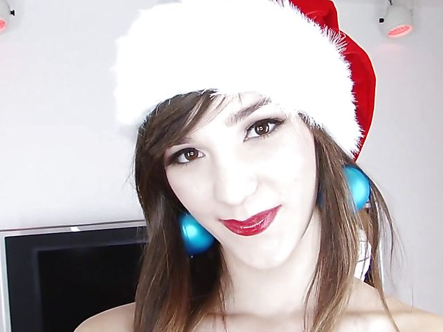 Holly Michaels - Amazing deepthroat and pussy pounding on Christmas