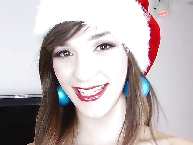 Holly Michaels - Amazing deepthroat and pussy pounding on Christmas