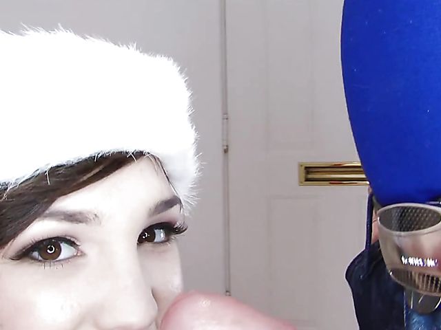 Holly Michaels - Amazing deepthroat and pussy pounding on Christmas