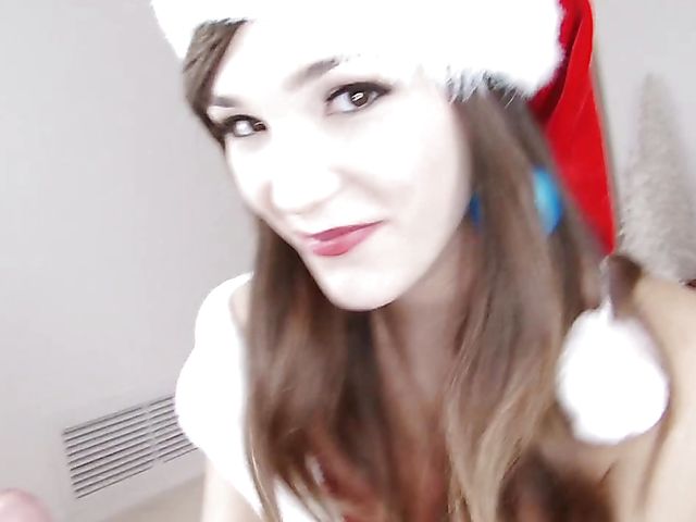 Holly Michaels - Amazing deepthroat and pussy pounding on Christmas