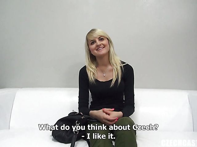 Busty amateur Erika flaunts her ass on casting