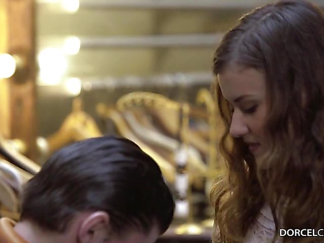 Mina Sauvage - French teen anal session