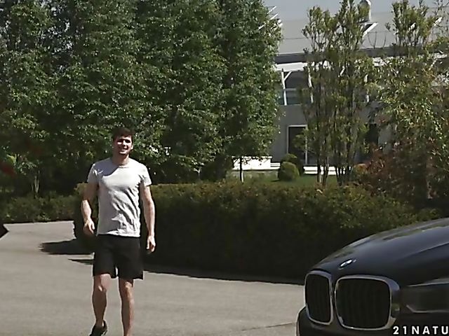 Morning anal sex with sweet Gabriella Lati