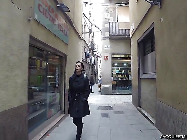 French porn movie La Detective starring Stella Cox and Lola Taylor