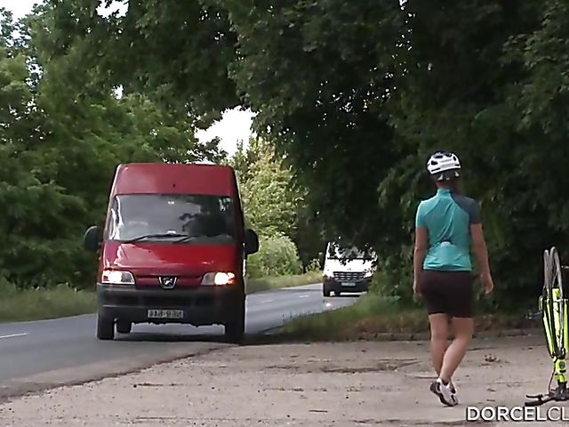 Anal outdoor fun with bicycle girl Amirah Adara